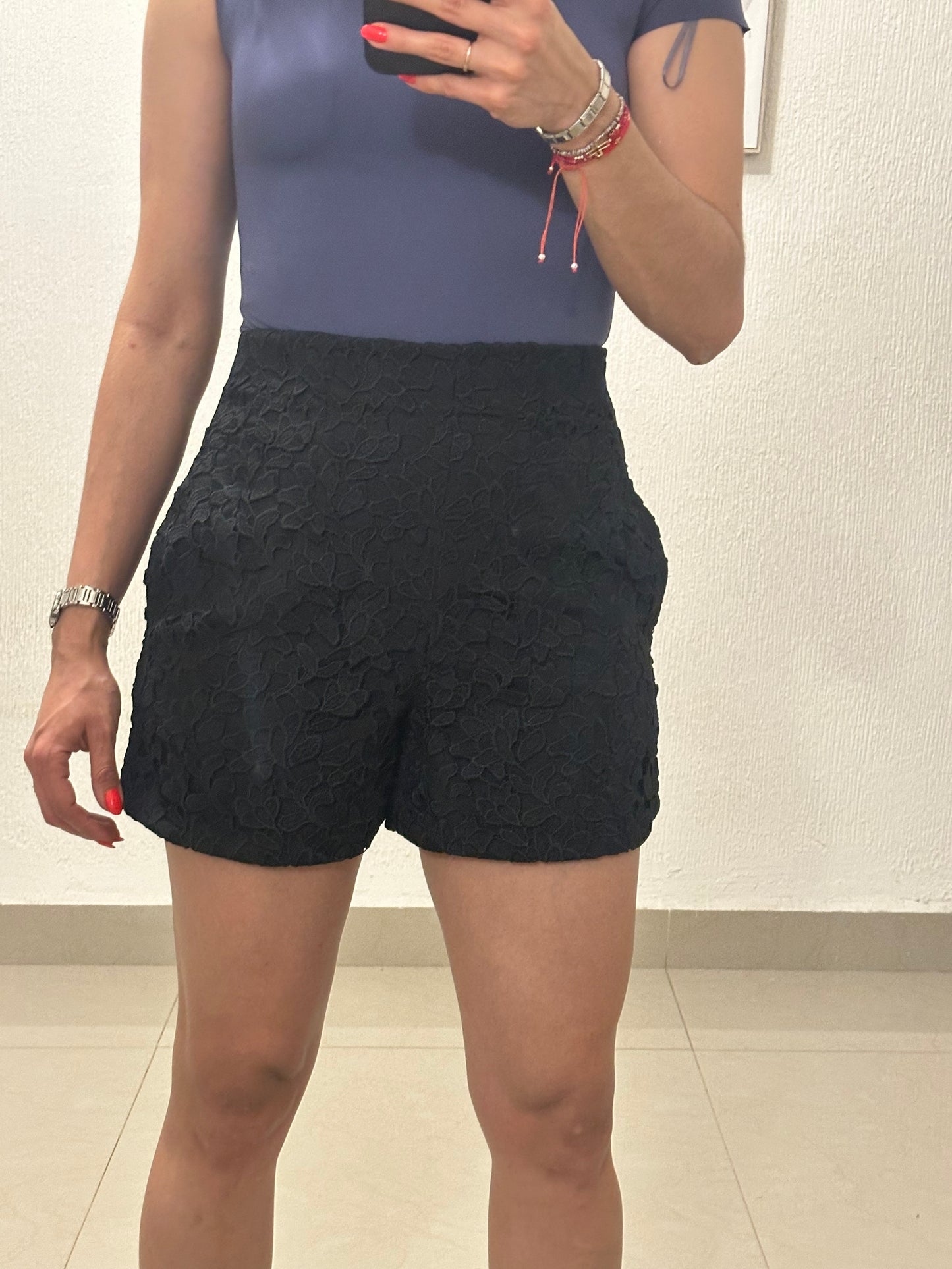 Short negro con encaje CLUB MÓNACO