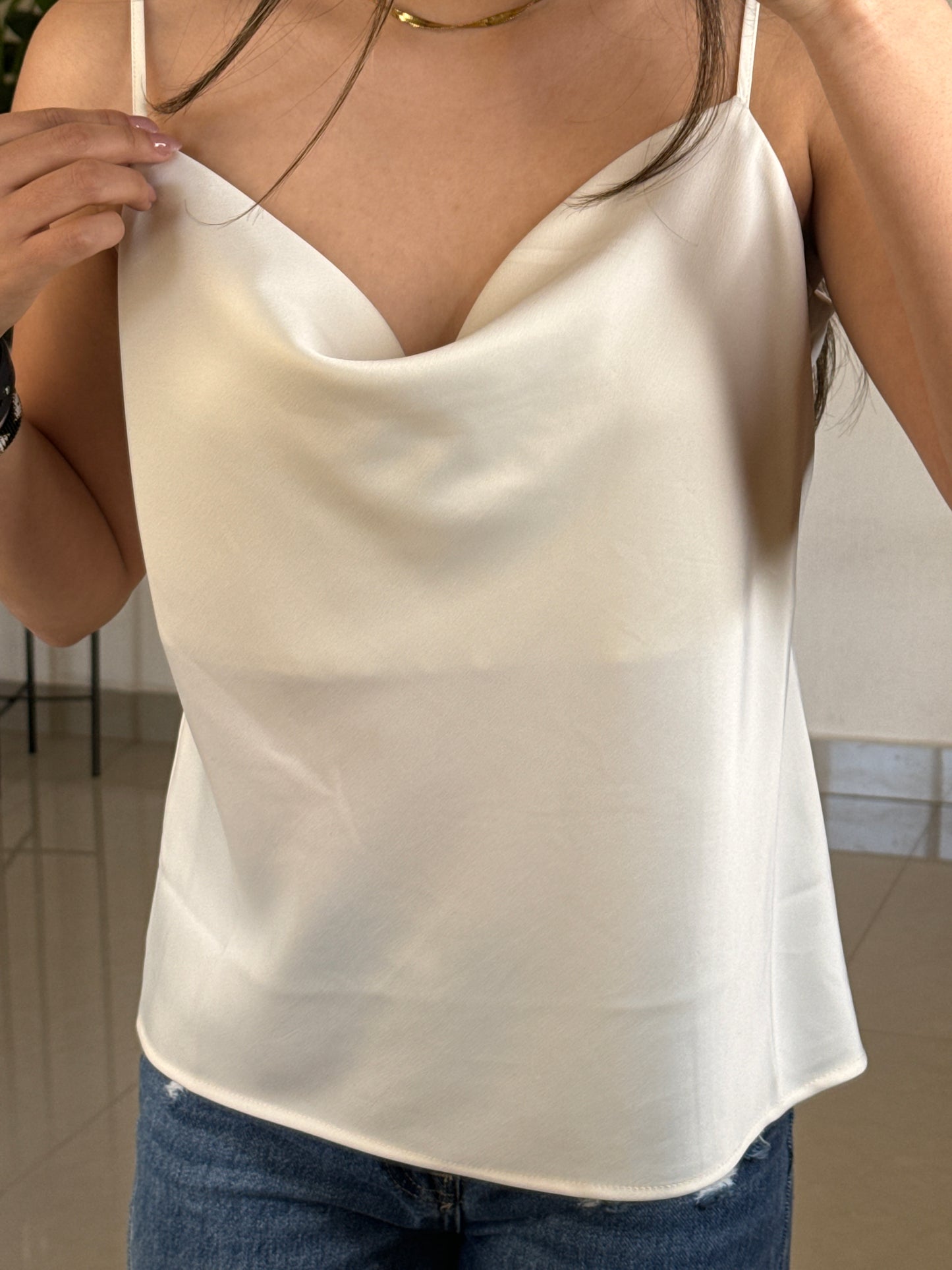 Blusa blanca satinada de tirantes BANANA REPUBLIC