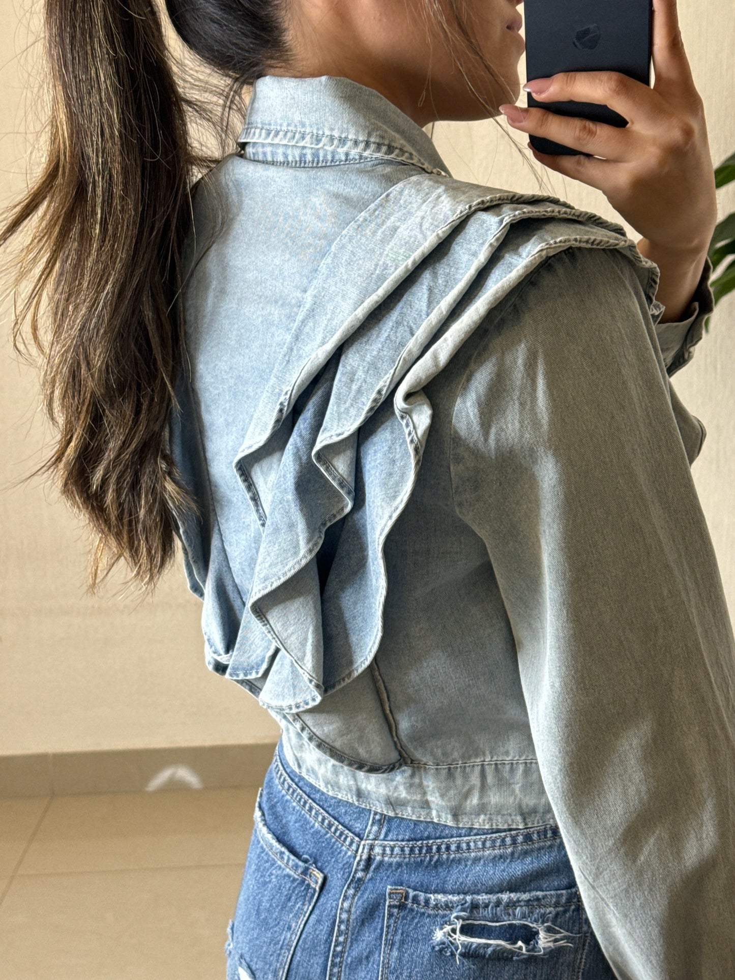 Blusa denim con pedrería nueva